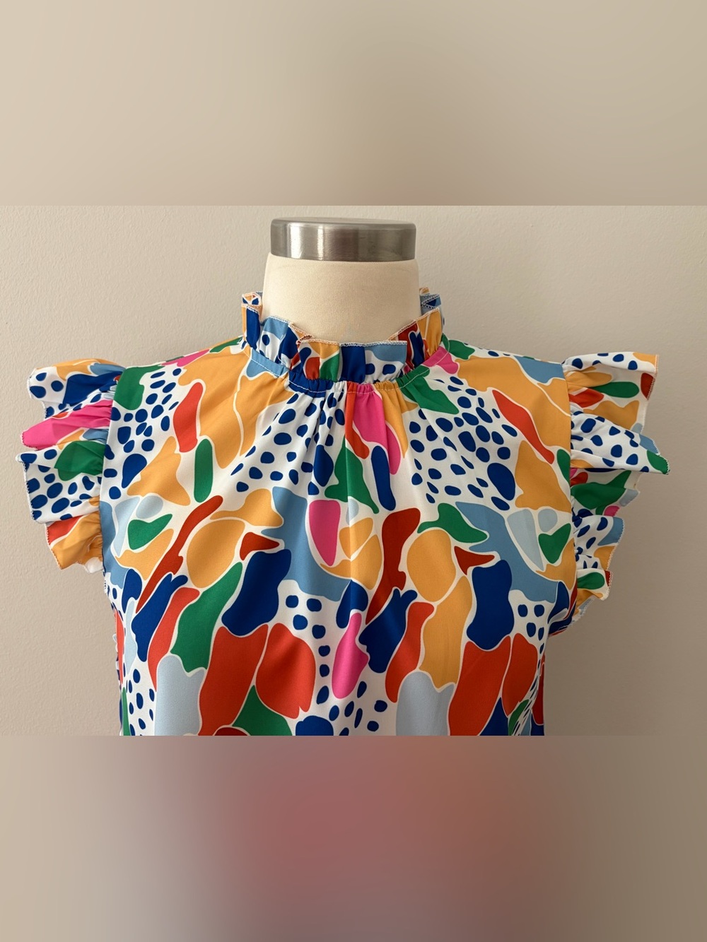 NWT Emery Rose Multicolor Abstract Print Ruffle Sleeve Top S Artsy Coquette - Picture 4 of 10